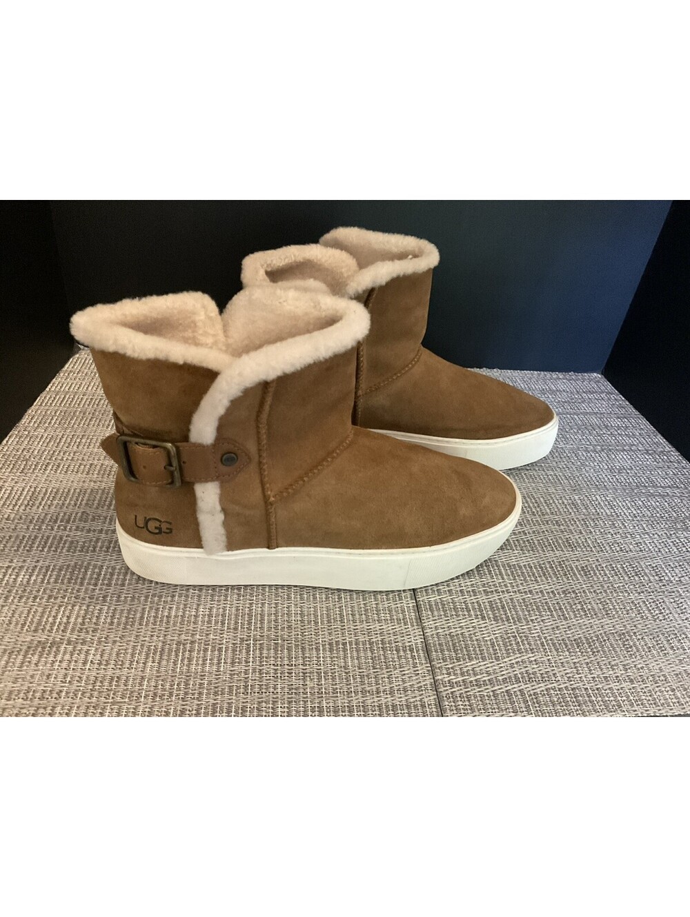 Womens UGG Aika Chestnut Buckle Sneaker Boots. Size 10. Nice Boots!!!